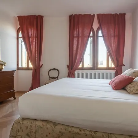 Venetian Palace R&r Apartamento *
