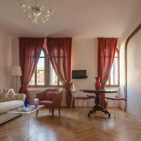 Apartment Venetian Palace R&r Venice