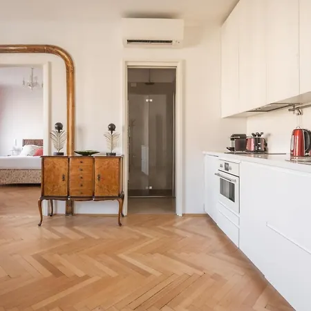 Venetian Palace R&r Apartment