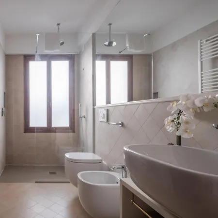 Venetian Palace R&r דירה *