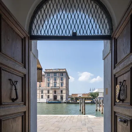 Venetian Palace R&r Apartment